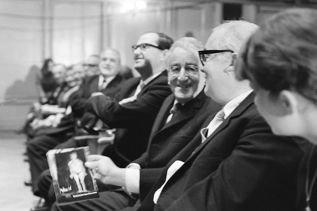 Varlin et Dürrenmatt lors de la remise du Prix des Arts de la ville de Zurich à Varlin, 1967 Photo: Theo Frey